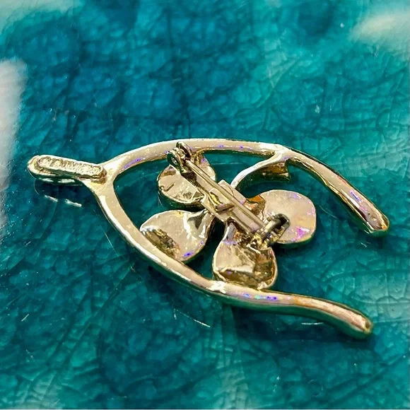 Vintage Wishbone Four Lead Clover Brooch signed Gerry’S - Picture 4 of 7